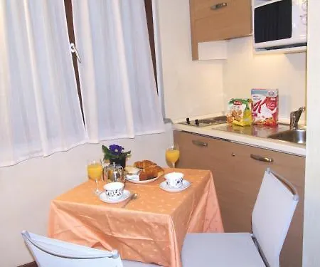 Ligure Ξενοδοχείο 2*