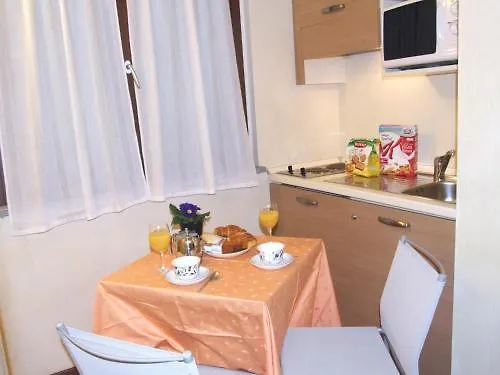 Ligure Ξενοδοχείο 2*